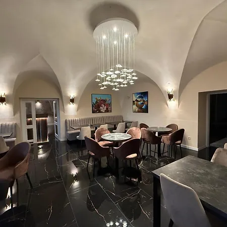 Jelen Hotel
