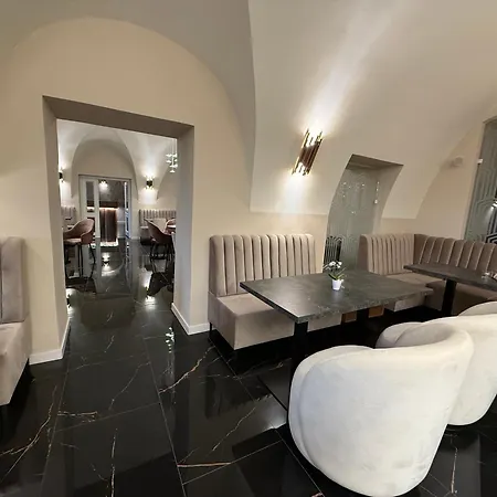 Jelen Hotel